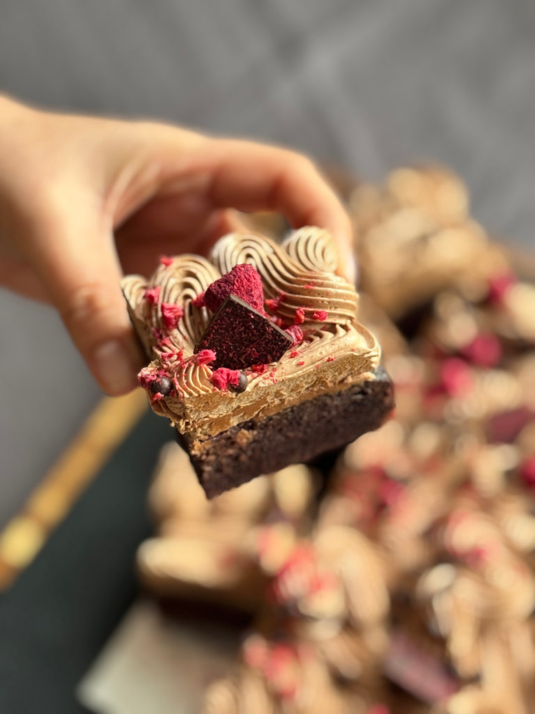CLASSIC CHOCOLATE CAKE